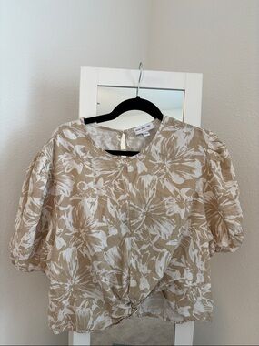 Marc New York Beige and White Floral Puff-Sleeve Knot Blouse